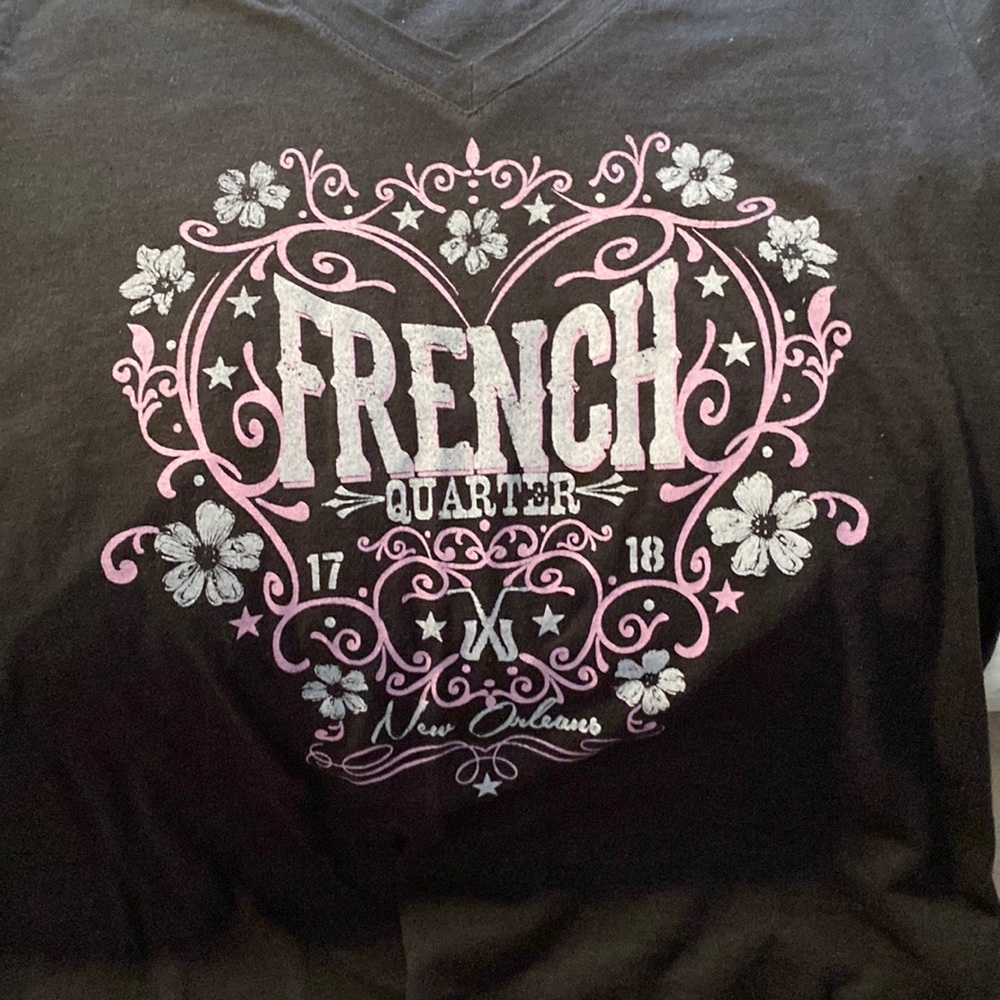 Cute French Quarter t shirt in black and pink